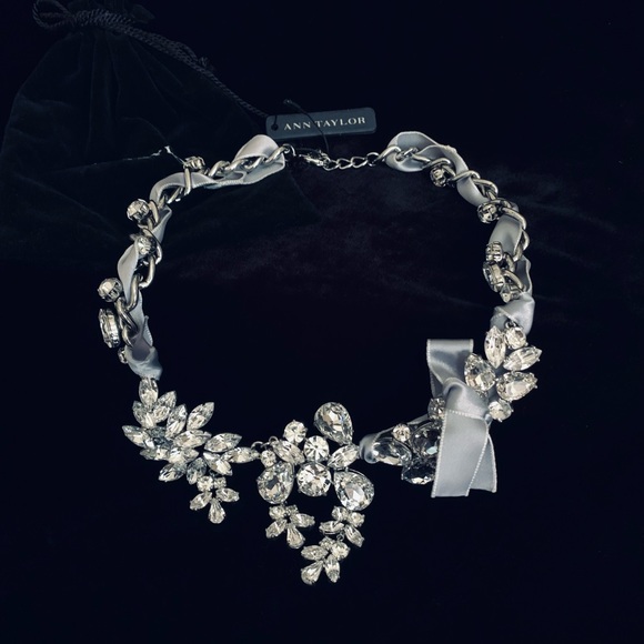 Ann Taylor Jewelry - Amazing Ann Taylor adjustable necklace